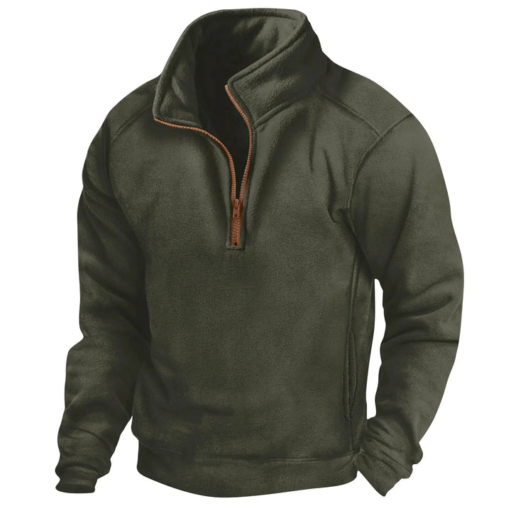 Maglione in pile verde oliva con zip frontale, collo alto e maniche lunghe. Abbigliamento caldo e casual per l'inverno.