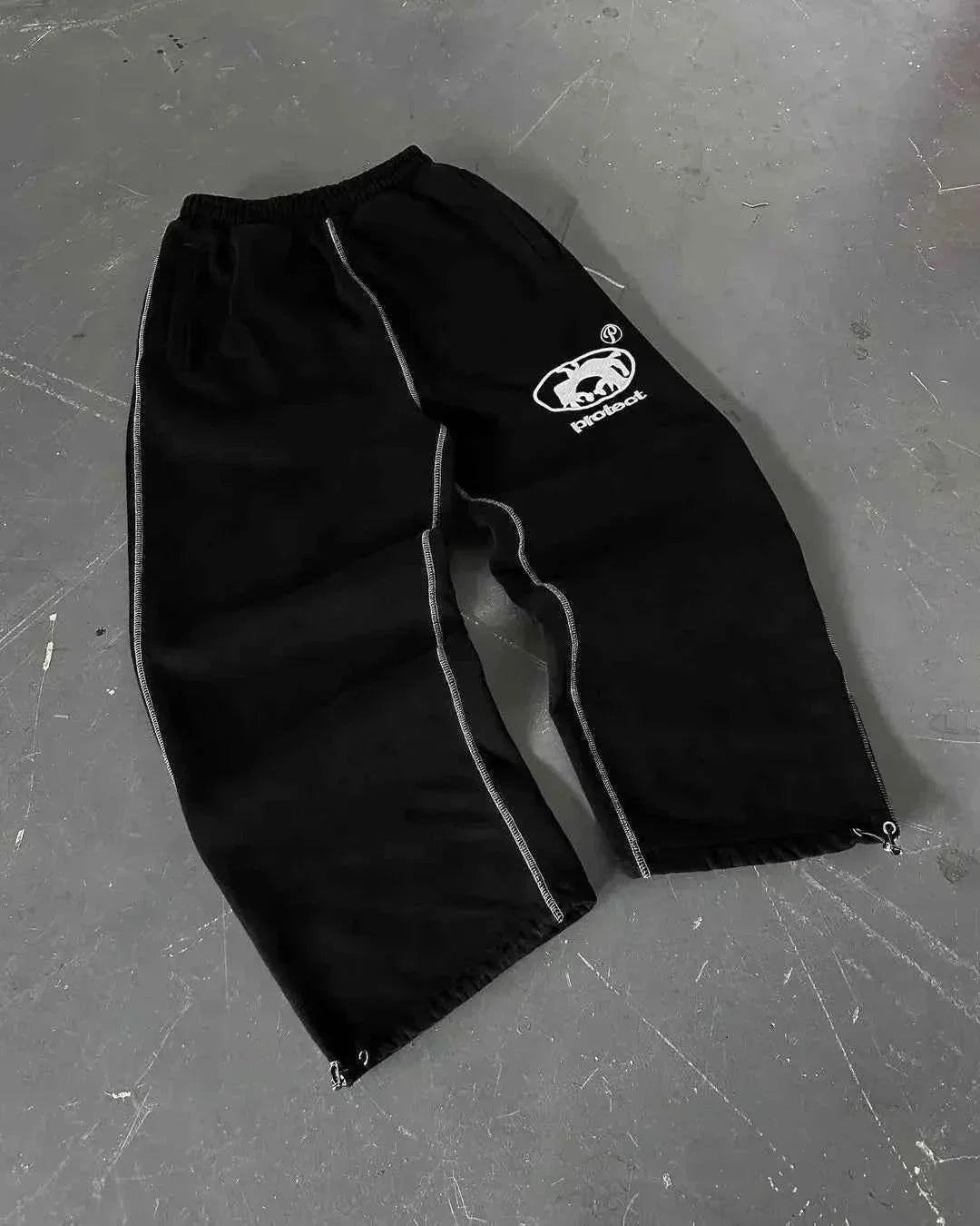 Men's Y2K Jogger Trousers | Relaxed Fit Streetwear Sweatpants | Drawstring Waist Cargo Style | Urban Casual Everyday Wear