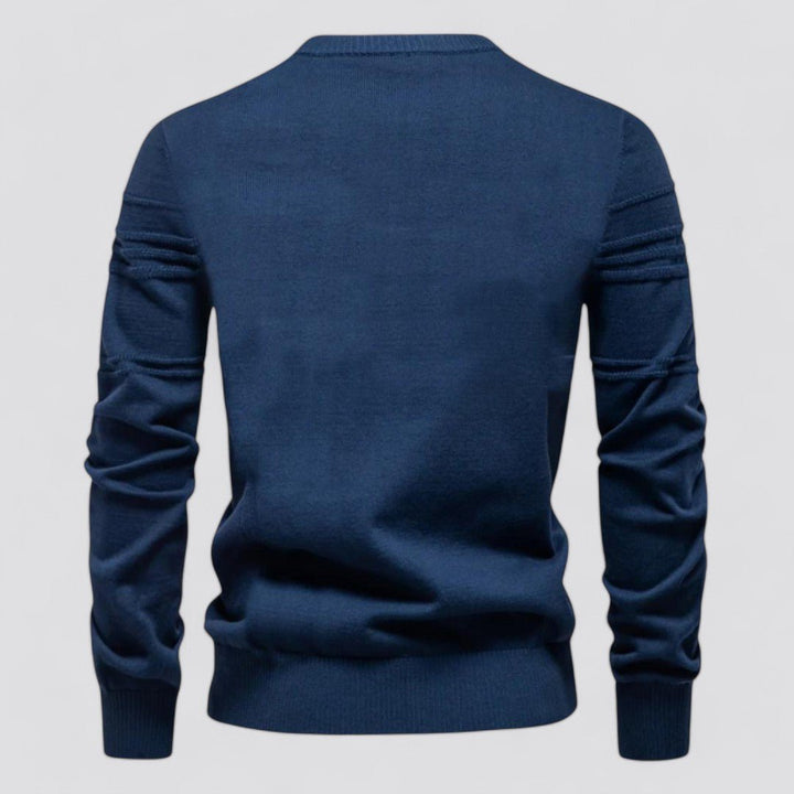 Maglione blu scuro in lana, maniche lunghe, design elegante, senza dettagli frontali visibili, ideale per moda uomo autunno inverno.